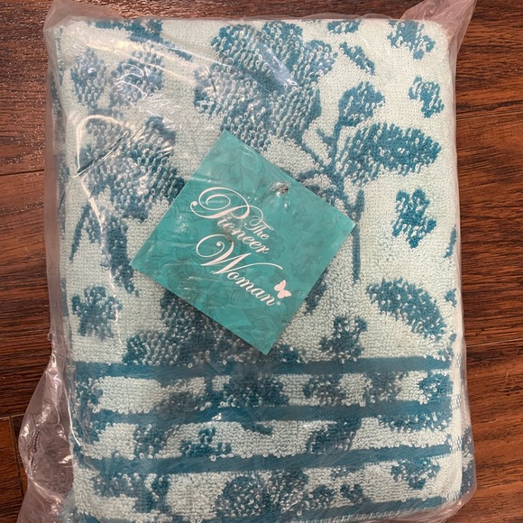NWT The Pioneer Woman Evie 4 Cotton Hand Towel Set Teal Floral - Picture 3 of 9